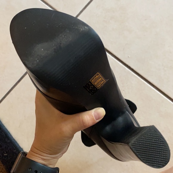 New condition! Size 6 N.Y.L.A. Booties - Carrey - Picture 8 of 11